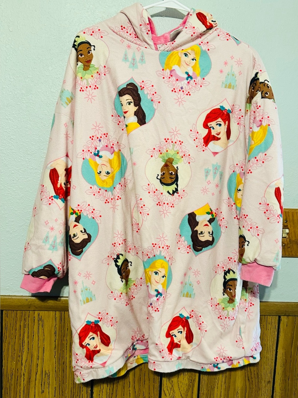 Disney Princess Girls' Pink Hooded pull over bathrobe size L/XL
